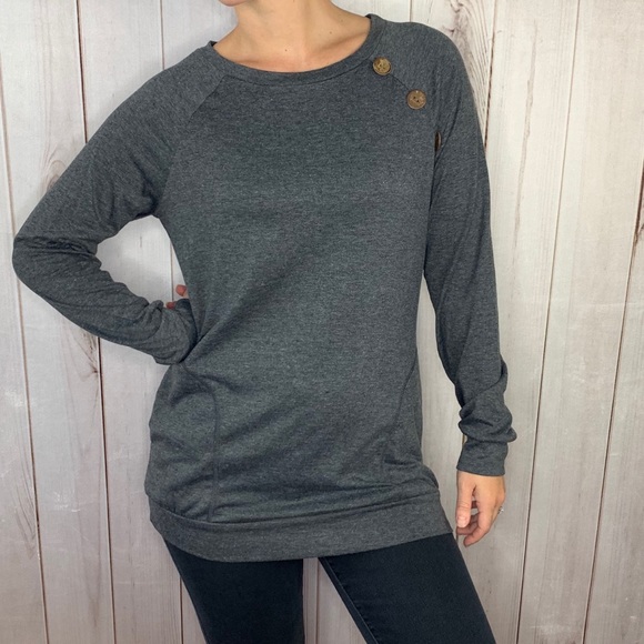 ✨LAST ONE!✨Charcoal long sleeve with button detail - Picture 3 of 8
